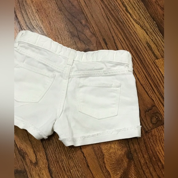 Old Navy White Denim Jean Shorts 
Small 6 / 7 Girls 
Elastic Adjustable Waist - Picture 9 of 11